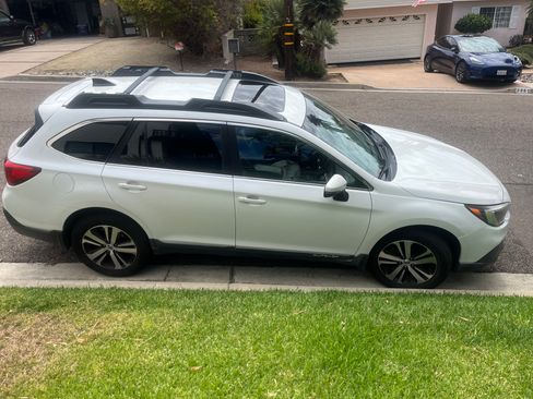Used 2019 Subaru Outback 2.5i Limited w/ Popular Package #2 AWD/4WD image 2