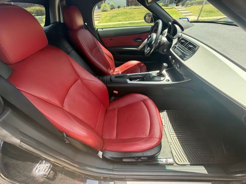 Used 2006 BMW Z4 3.0i RWD image 9