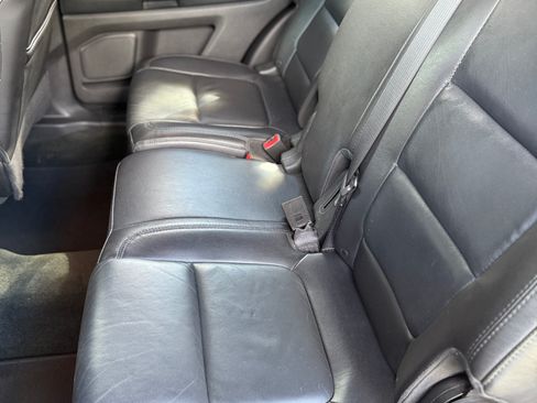 Used 2014 Ford Explorer XLT w/ Equipment Group 202A image 11