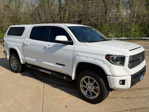 Used 2020 Toyota Tundra SR5 w/ TRD Off-Road Package image 5