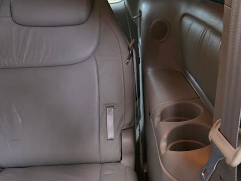 Used 2004 Toyota Sienna XLE Limited image 14