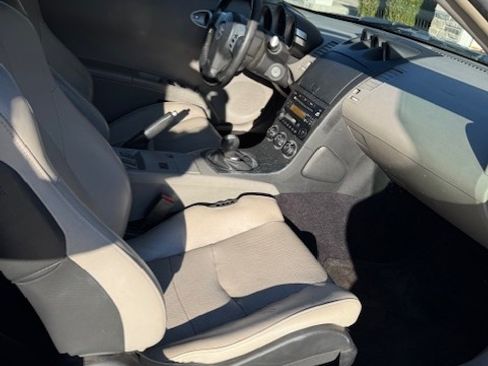 Used 2004 Nissan 350Z Touring image 17