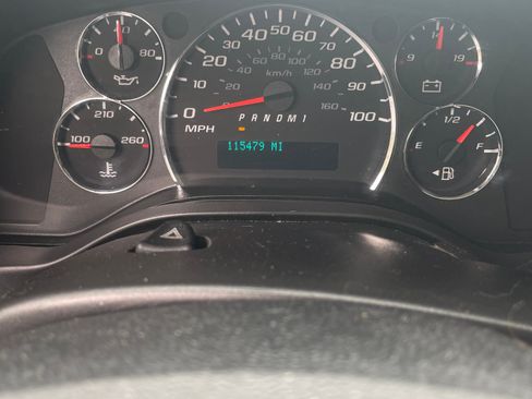 Used 2014 Chevrolet Express 2500 w/ Cold Climate Package image 8