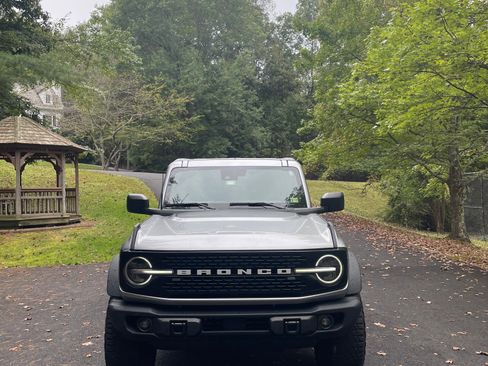 Used 2023 Ford Bronco Wildtrak image 4