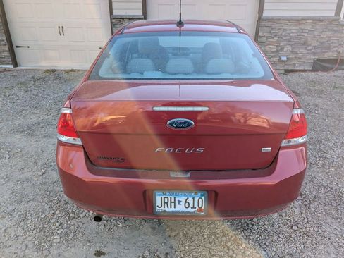 Used 2010 Ford Focus SE image 12