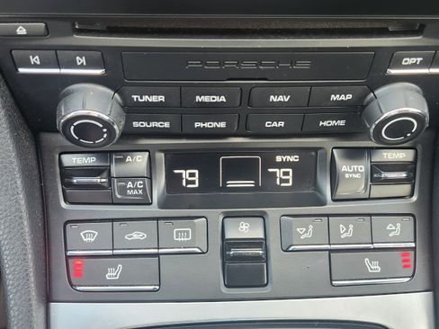 Used 2018 Porsche 718 Cayman S image 9
