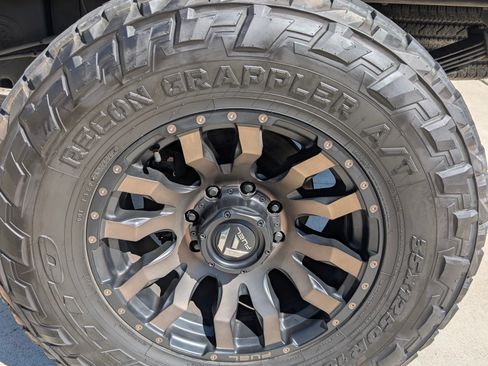 Used 2005 Chevrolet Silverado 2500 LT w/ Heavy-Duty Power Package image 18