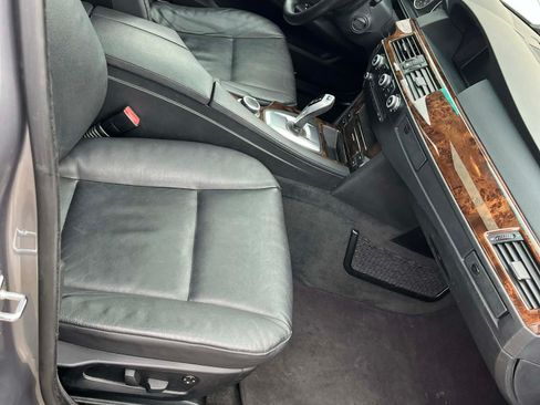 Used 2008 BMW 528xi Sedan image 2