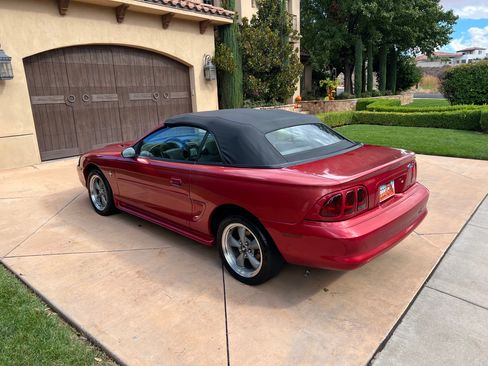Used 1996 Ford Mustang Convertible 2D image 2