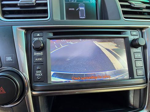 Used 2013 Toyota Highlander Limited image 23