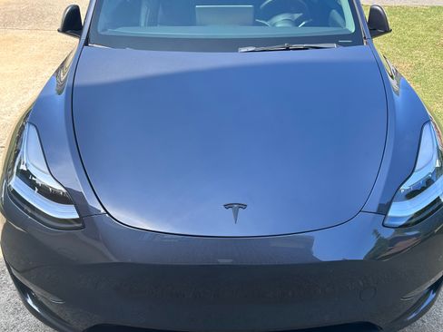 Used 2022 Tesla Model Y Long Range image 6
