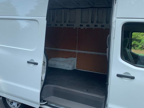 Used 2018 Nissan NV 2500 SV w/ Rear Door Glass Package RWD image 6