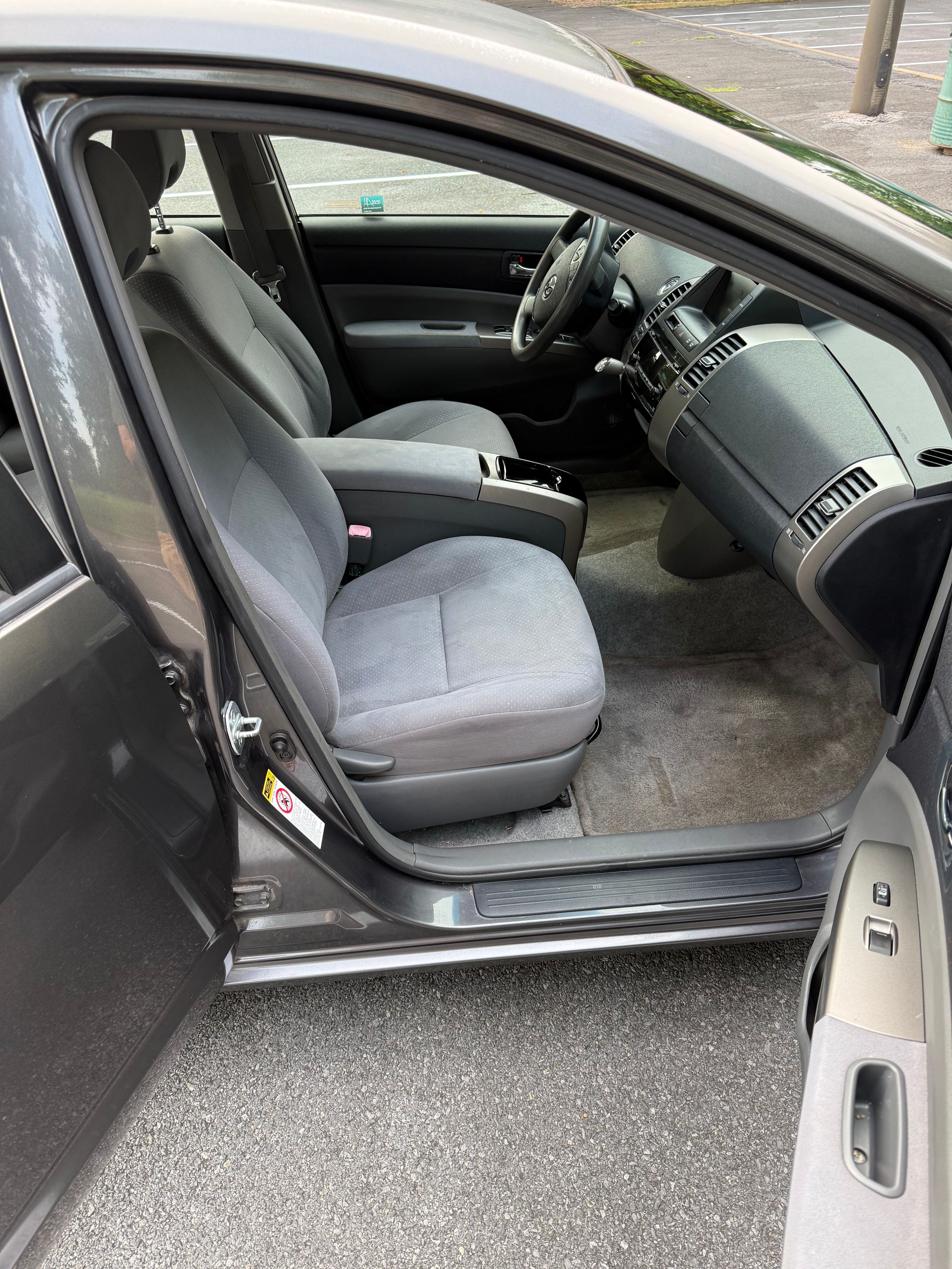 Used 2007 Toyota Prius Touring w/ Pkg 3 FWD image 12