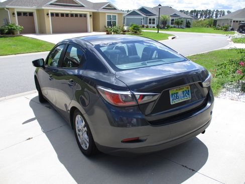 Used 2017 Toyota Yaris iA image 5