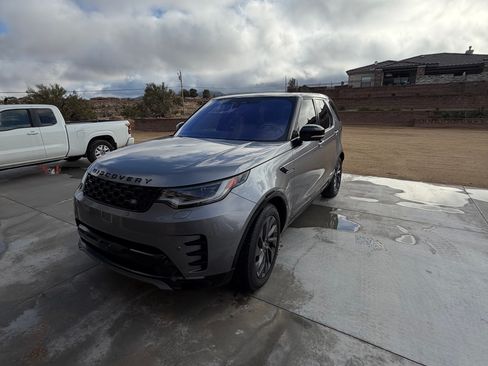 Used 2021 Land Rover Discovery S R-Dynamic image 4