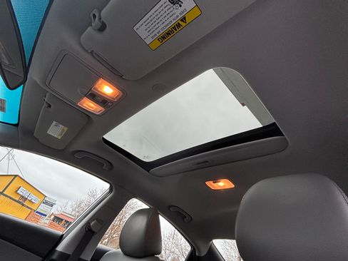 Used 2011 Hyundai Elantra Limited image 29