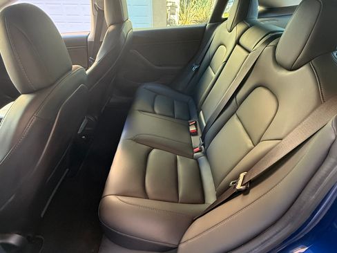 Used 2020 Tesla Model 3 Long Range image 10