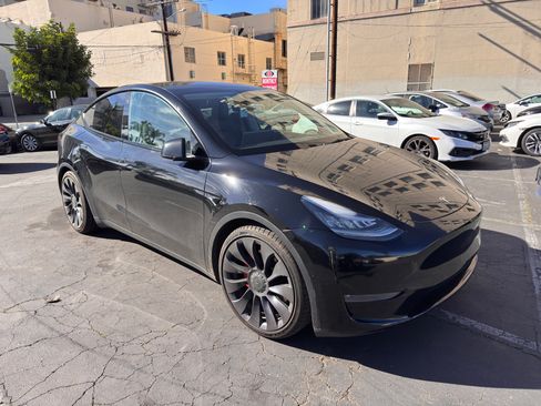 Used 2021 Tesla Model Y Performance image 5