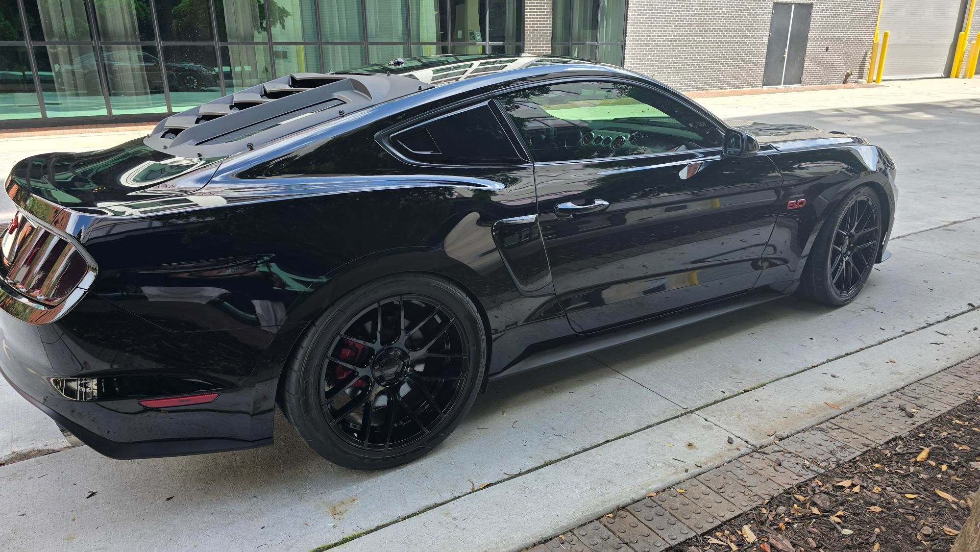 Used 2015 Ford Mustang GT Premium w/ GT Performance Package RWD image 17