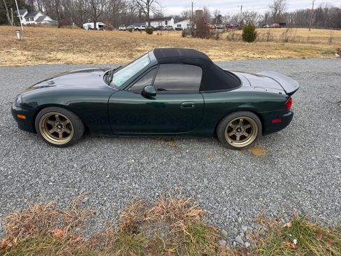 Used 2003 MAZDA MX-5 Miata LS image 1