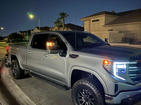 Used 2024 GMC Sierra 1500 SLT w/ SLT Premium Plus Package AWD/4WD image 10