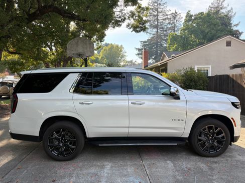 Used 2025 Chevrolet Tahoe Premier AWD/4WD image 5