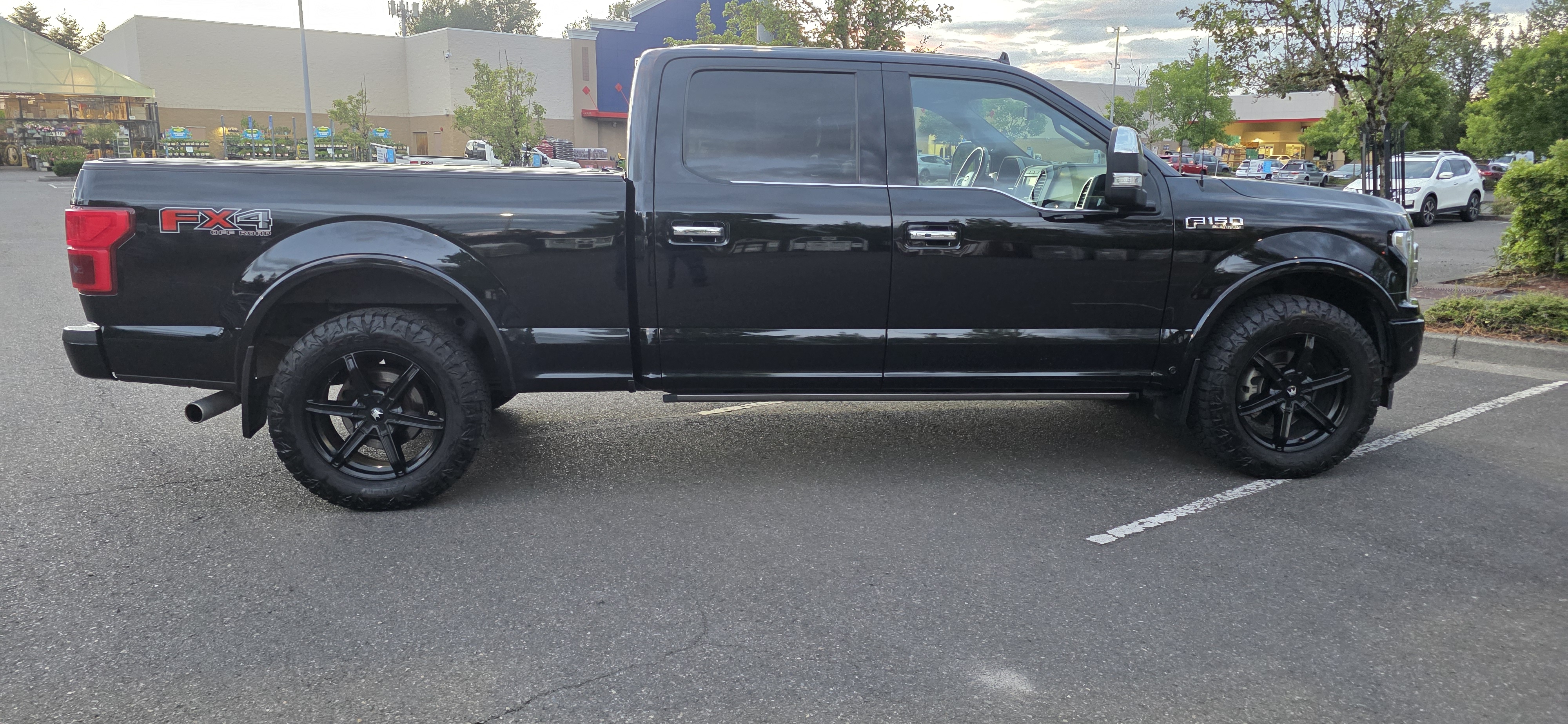 Used 2018 Ford F150 Platinum w/ Technology Package AWD/4WD image 9