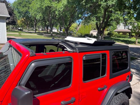 Used 2024 Jeep Wrangler Unlimited Sport AWD/4WD image 4