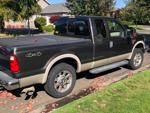 Used 2008 Ford F250 Lariat image 2