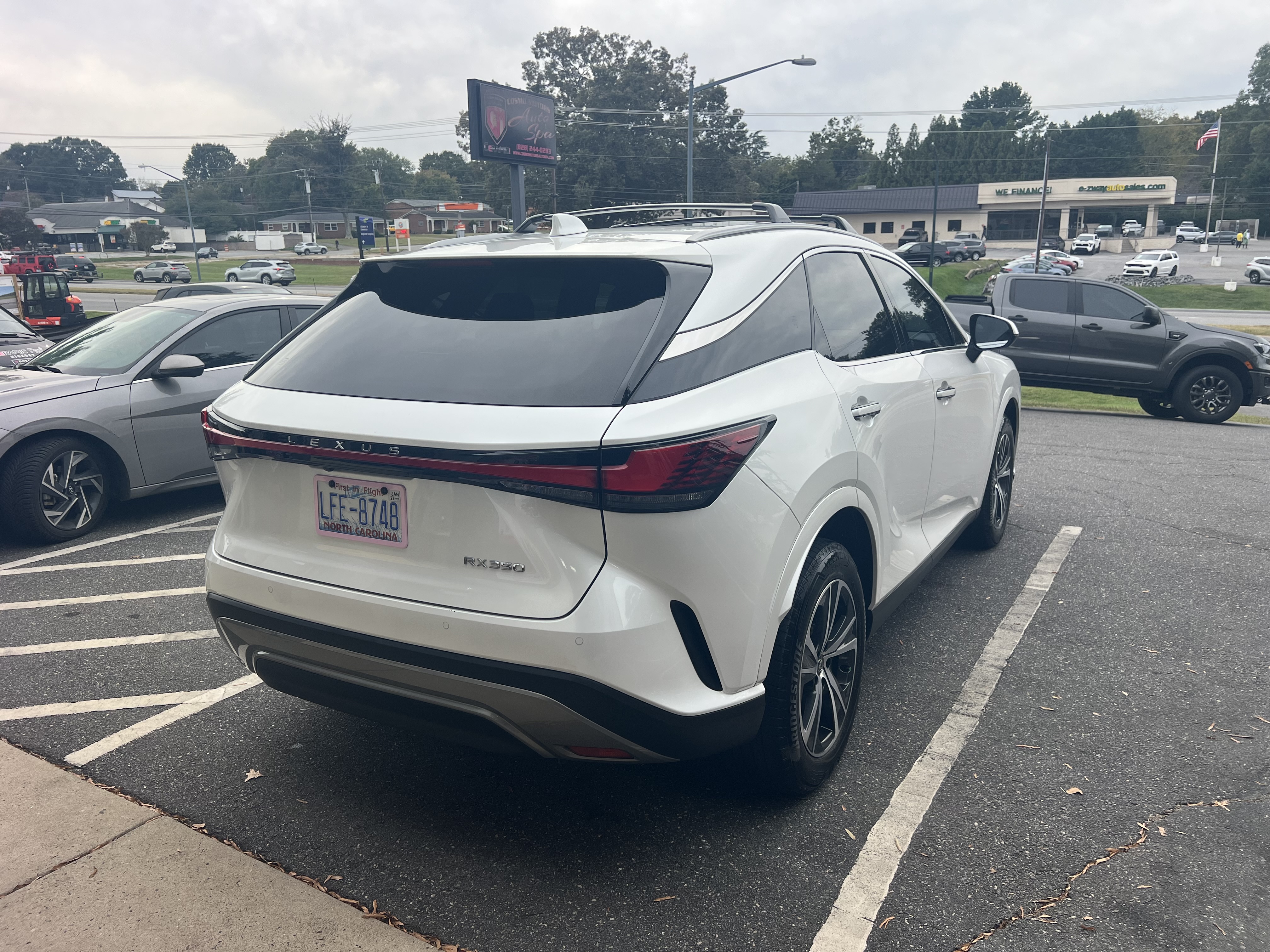 Used 2025 Lexus RX 350 Premium FWD image 2