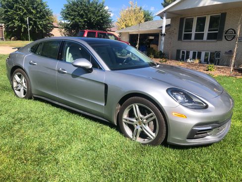 Used 2018 Porsche Panamera 4S image 12