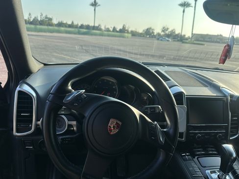 Used 2011 Porsche Cayenne AWD/4WD image 11