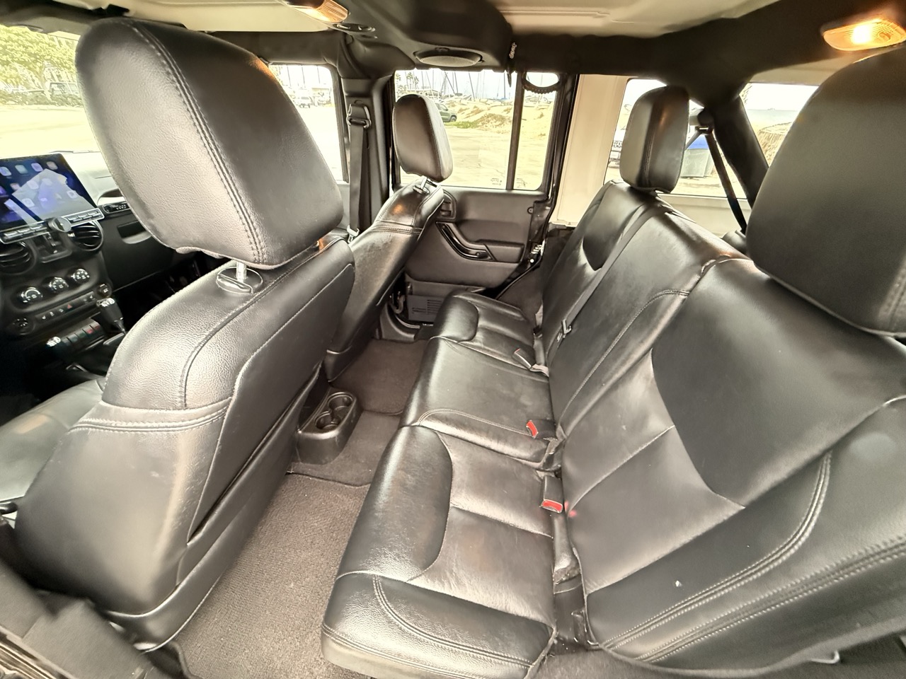Used 2014 Jeep Wrangler Unlimited Sahara AWD/4WD image 16