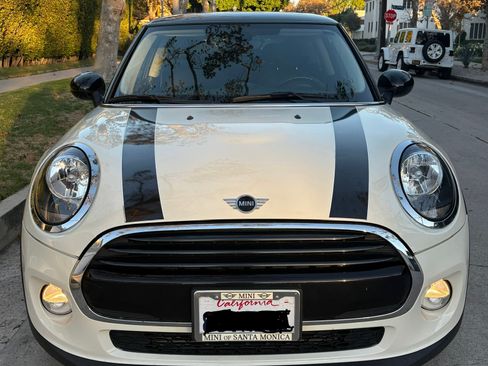 Used 2019 MINI Cooper 2-Door Hardtop image 2