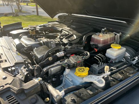 Used 2018 Jeep Wrangler Unlimited Sport S AWD/4WD image 17