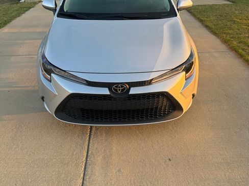 Used 2022 Toyota Corolla LE image 5