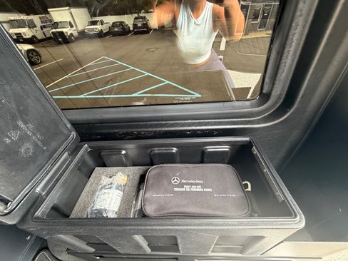 Used 2018 Mercedes-Benz G 550 Squared image 9