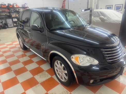 Used 2010 Chrysler PT Cruiser w/ Convenience Group image 4