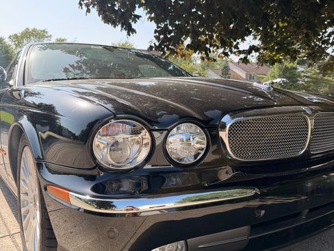 Used 2005 Jaguar XJ Vanden Plas RWD image 2