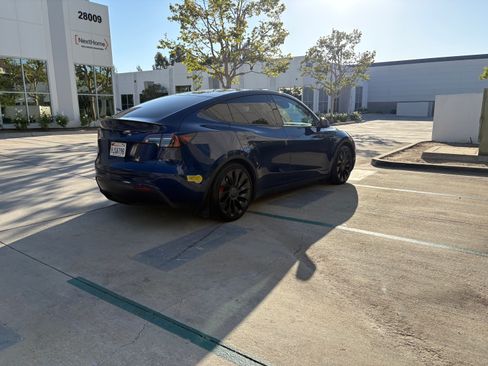Used 2022 Tesla Model Y Performance AWD/4WD image 5