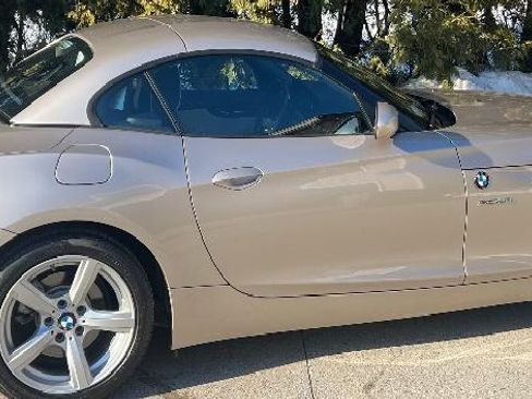 Used 2013 BMW Z4 sDrive28i image 4