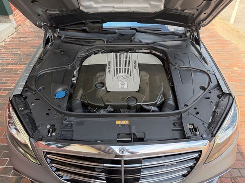 Used 2018 Mercedes-Benz S 65 AMG Sedan image 24