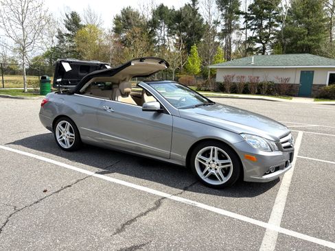Used 2011 Mercedes-Benz E 350 Cabriolet image 2