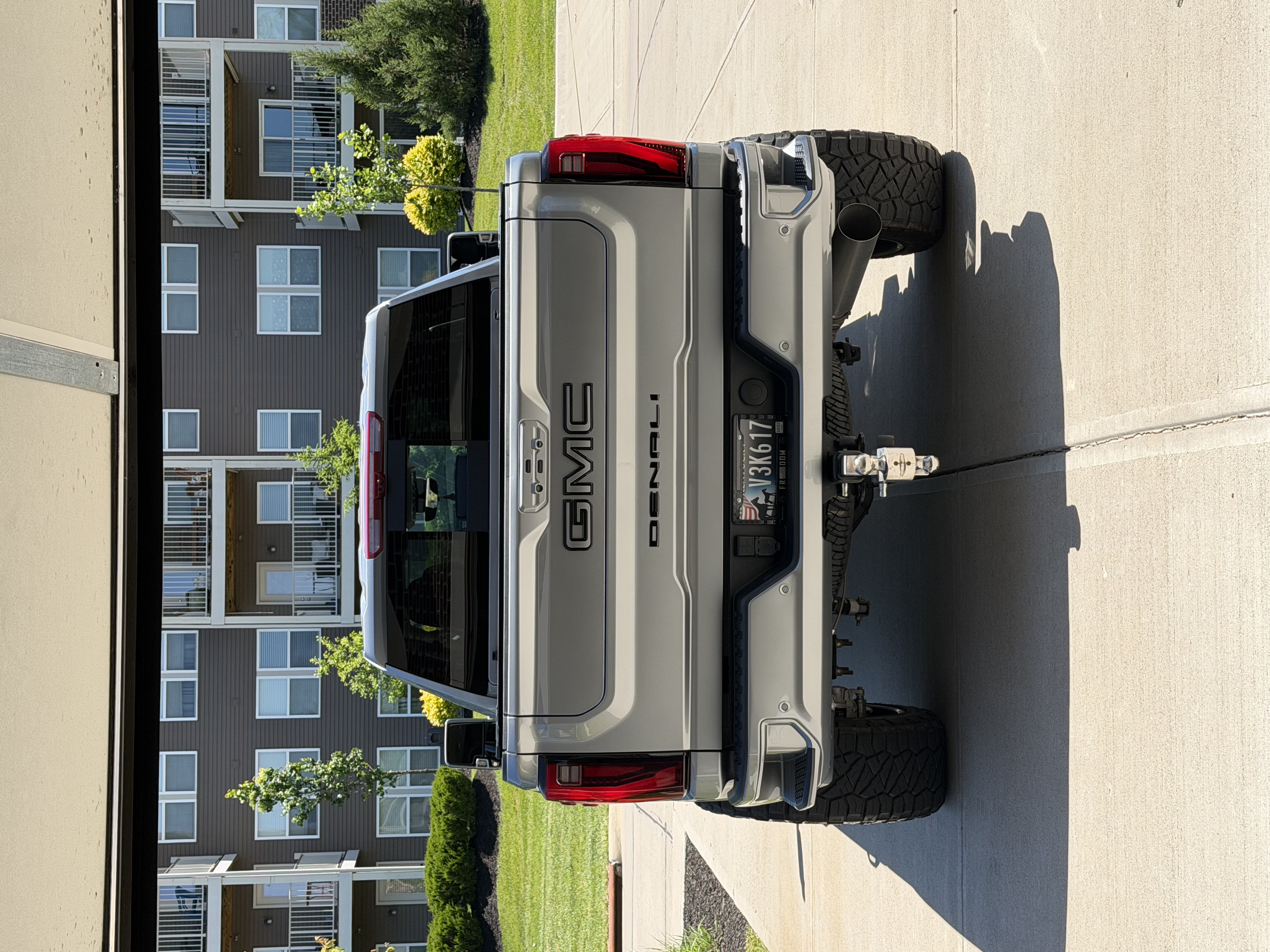 Used 2025 GMC Sierra 3500 Denali w/ Technology Package AWD/4WD image 11