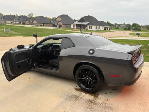 Used 2018 Dodge Challenger SXT w/ Blacktop Package RWD image 8