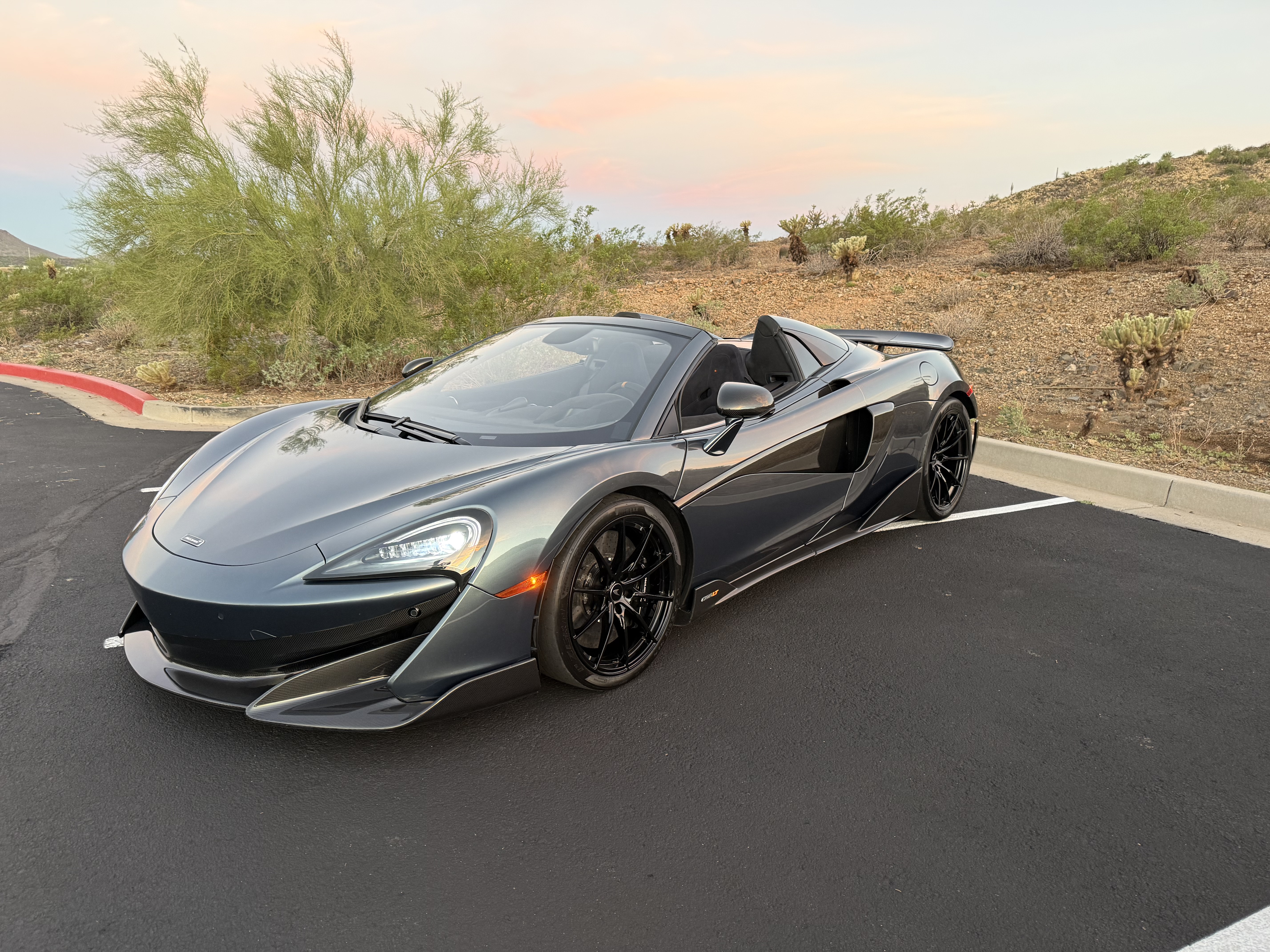 Used 2020 McLaren 600LT Spider RWD image 4