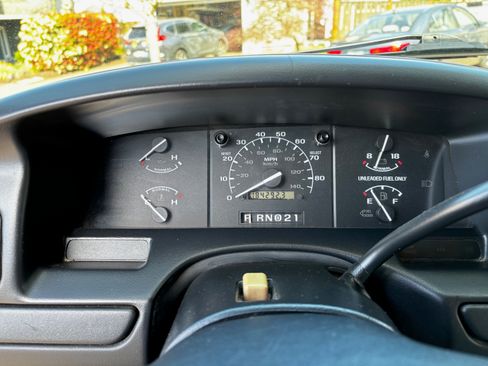 Used 1996 Ford F150 2WD Regular Cab image 12