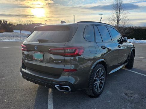 Used 2022 BMW X5 xDrive45e w/ M Sport Package image 2
