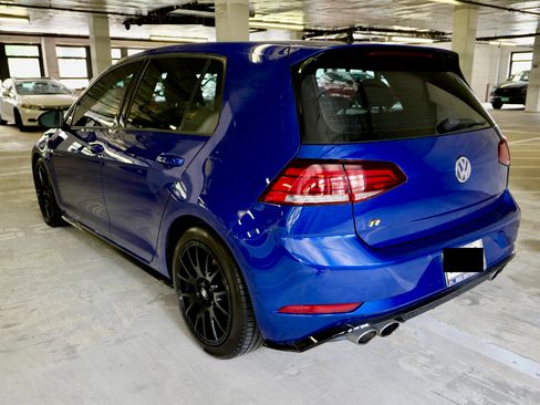 Used 2019 Volkswagen Golf R 4-Door AWD/4WD image 6