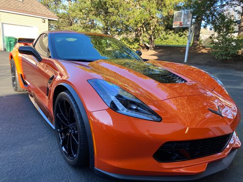 Used 2019 Chevrolet Corvette Grand Sport w/ Carbon Flash Badge Package RWD image 8